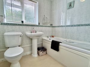 Family Bathroom- click for photo gallery